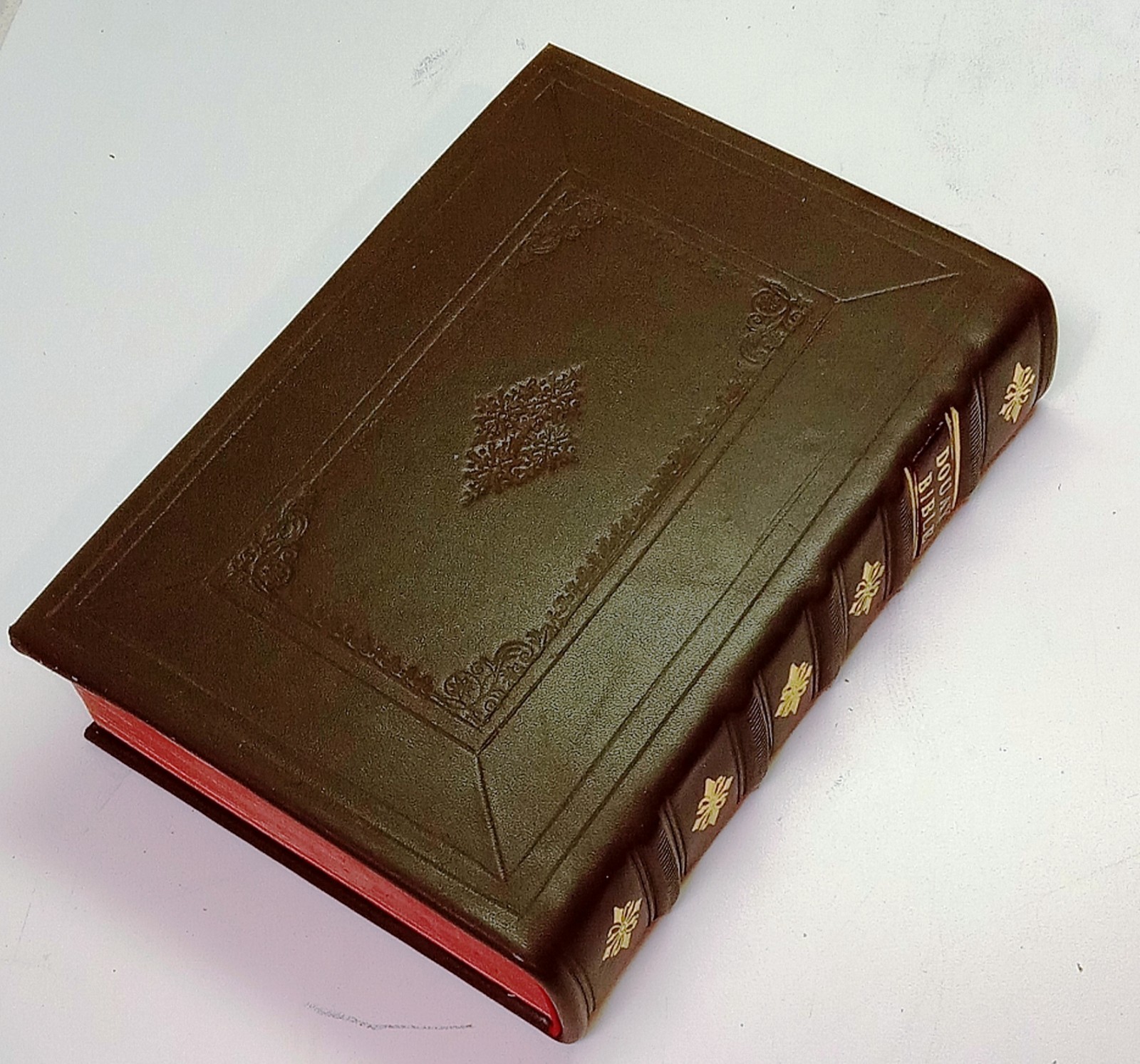 ANTIQUE DOUAY RHEIMS CATHOLIC VULGATE BIBLE; FINE BINDING FULL LEATHER [ca1943]