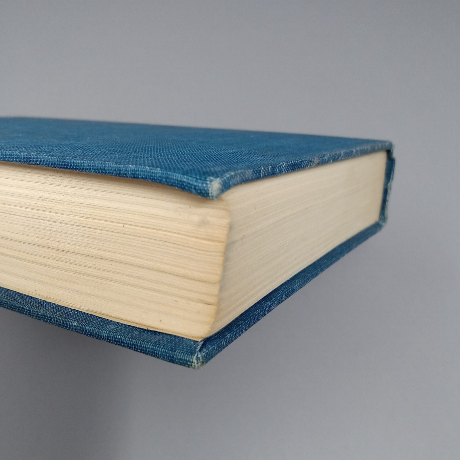 Decision At Delphi: 1960 Harcourt, Brace And Company Hardcover by Helen MacInnes