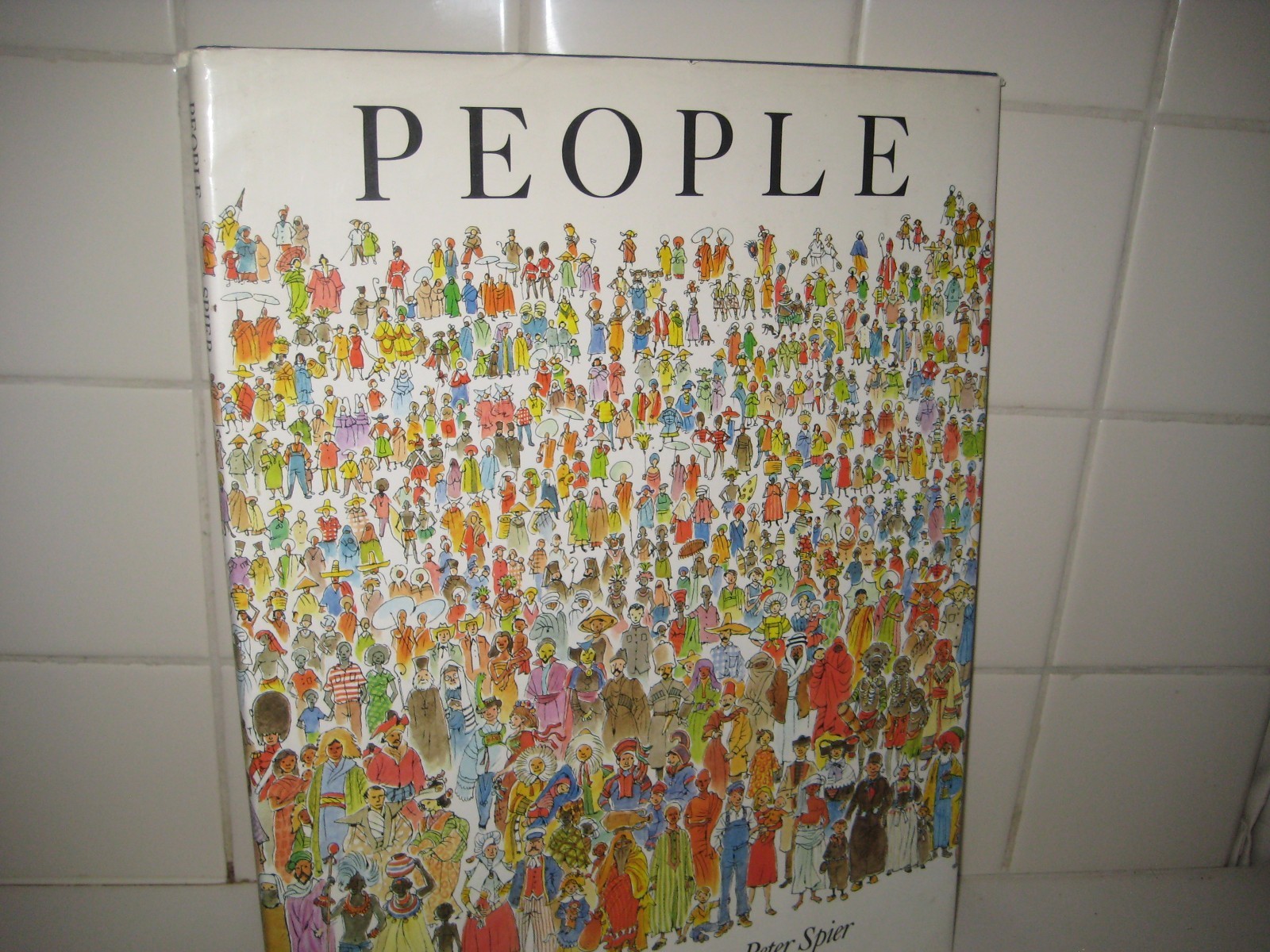 People/ Peter Spier/ hardback/jacket/discovery toys edition/ excellent/over-size