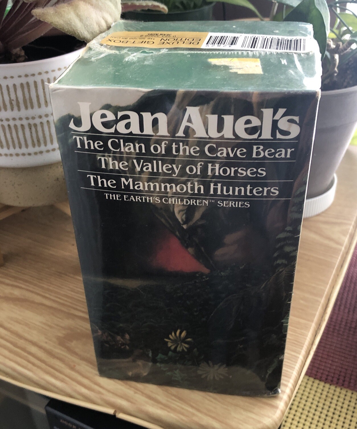 Clan of the Cave Bear Jean Auel’s Earth children set of 3 books Set NEW SEALED