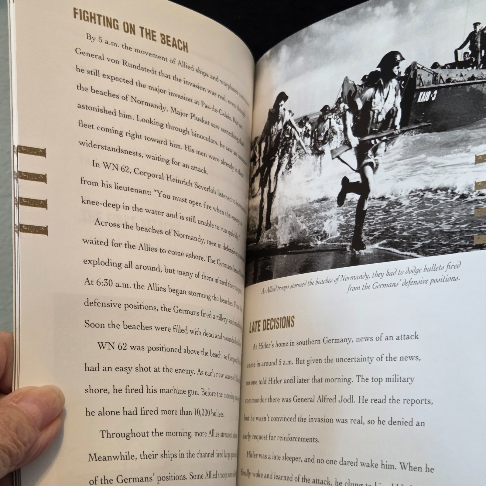 The Split History of the D-Day Invasion A Perspectives Flip Book Michael Burgan
