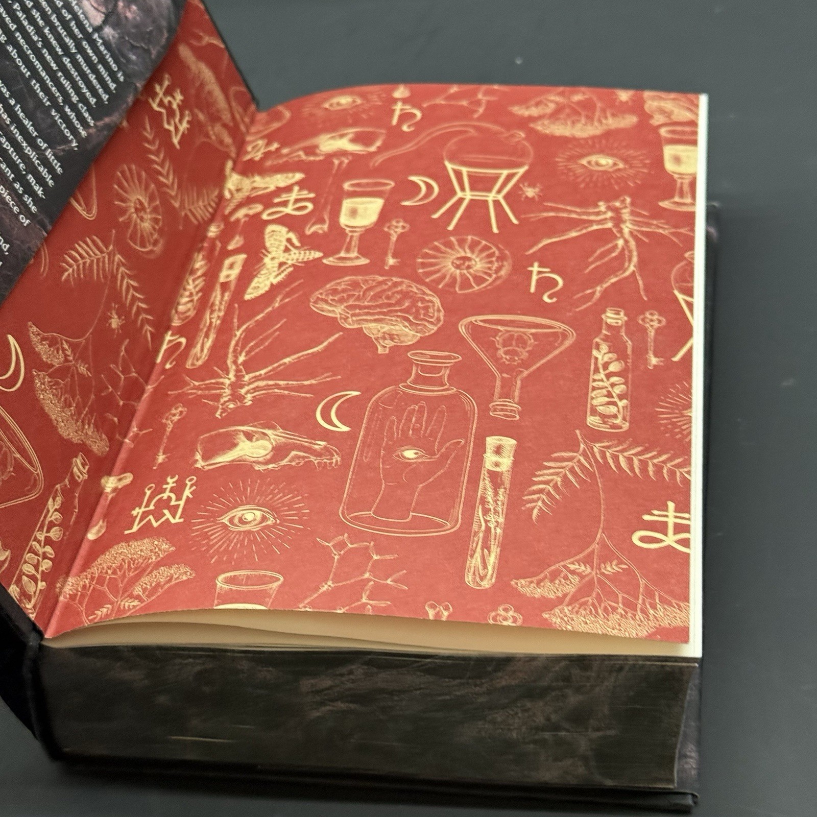Alchemised SenLinYu Barnes & Nobles Exclusive 1st Ed 1st Printing, Sprayed Edges