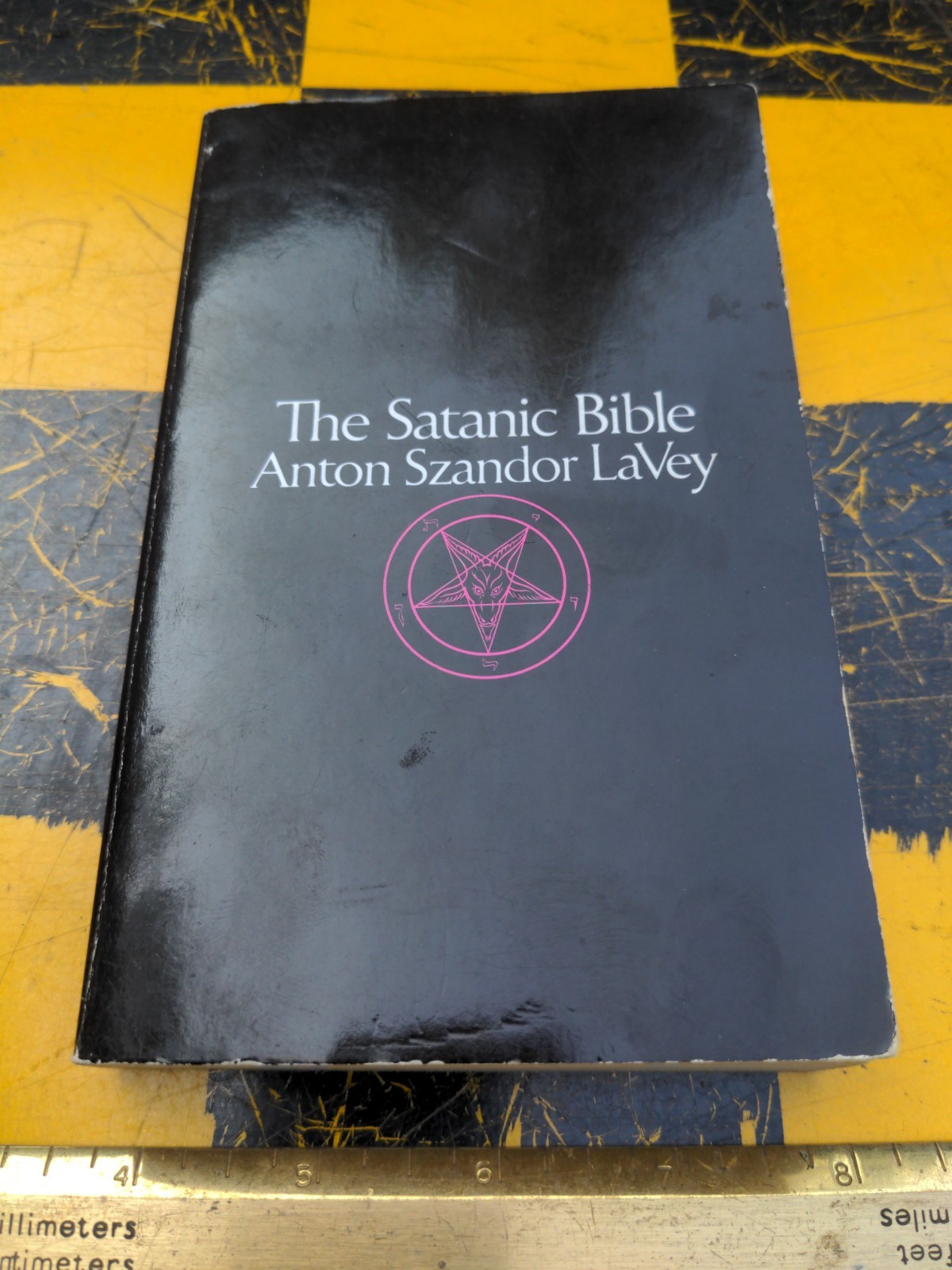 Satanic Bible by Anton La Vey (2005, Mass Market) Printed In USA