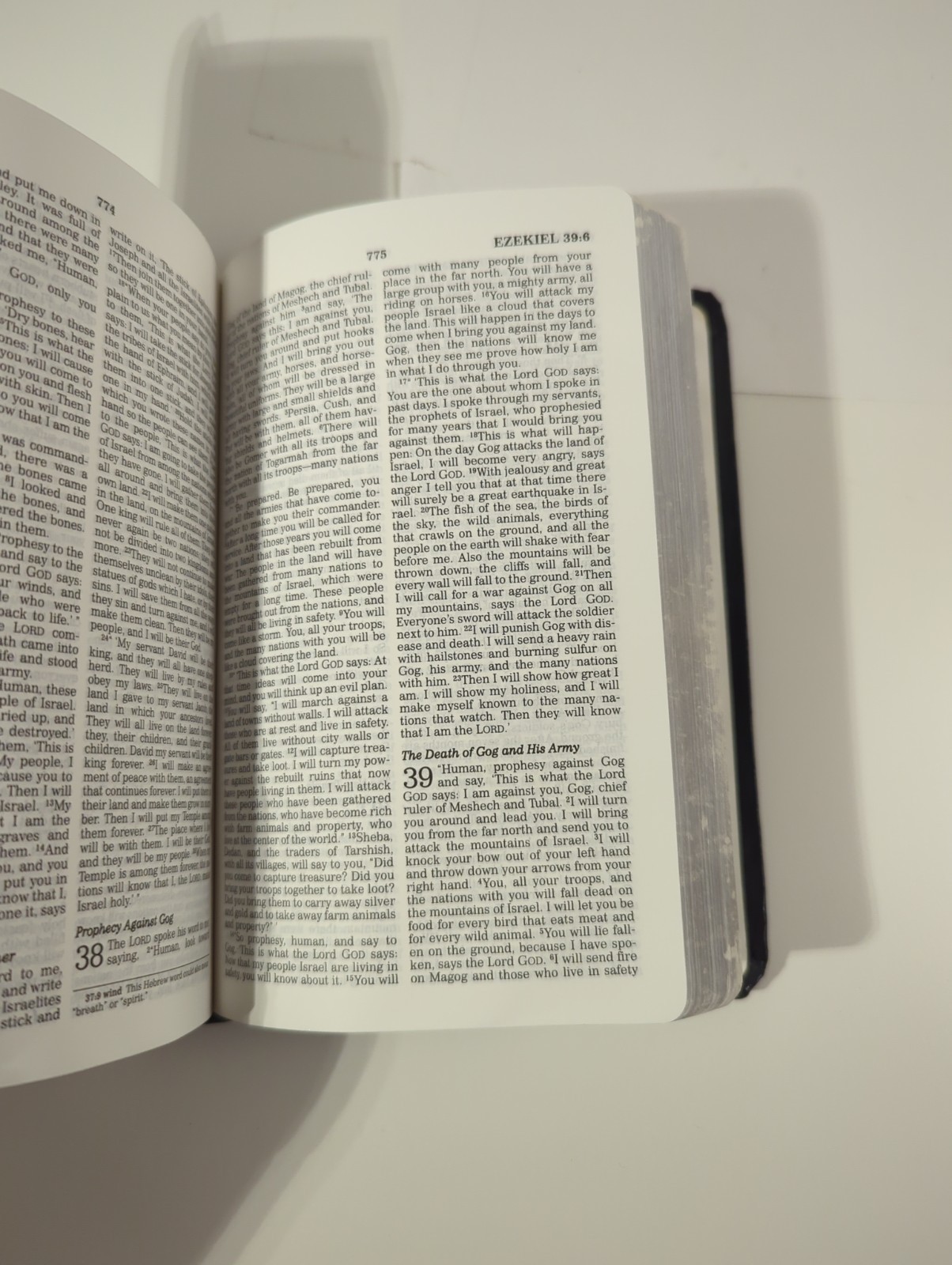 Holy Bible New Century Version Black Leather Compact NCV-Nelson 7225