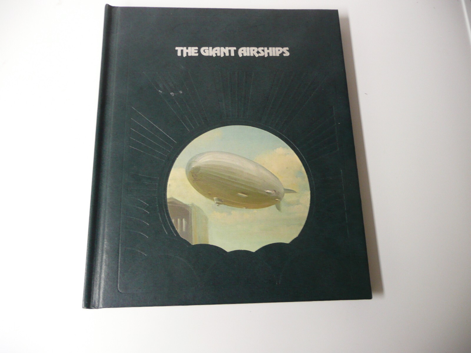 The Epic Of Flight – The Giant Airships, Time-Life Books, 180 pages, HC