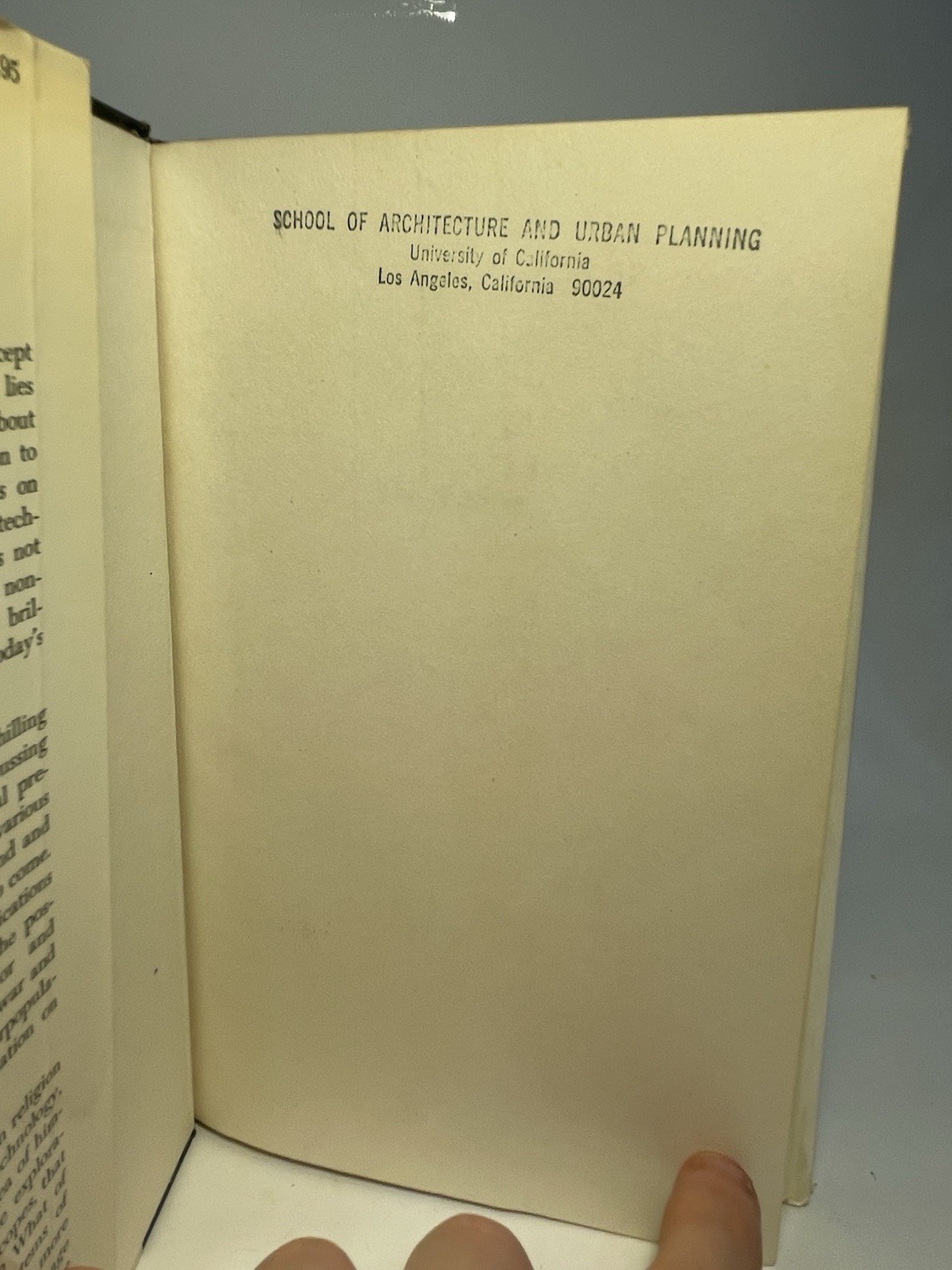 The Future by Theodore Gordon. 1965, St. Martin’s Press. Sociology, Technology