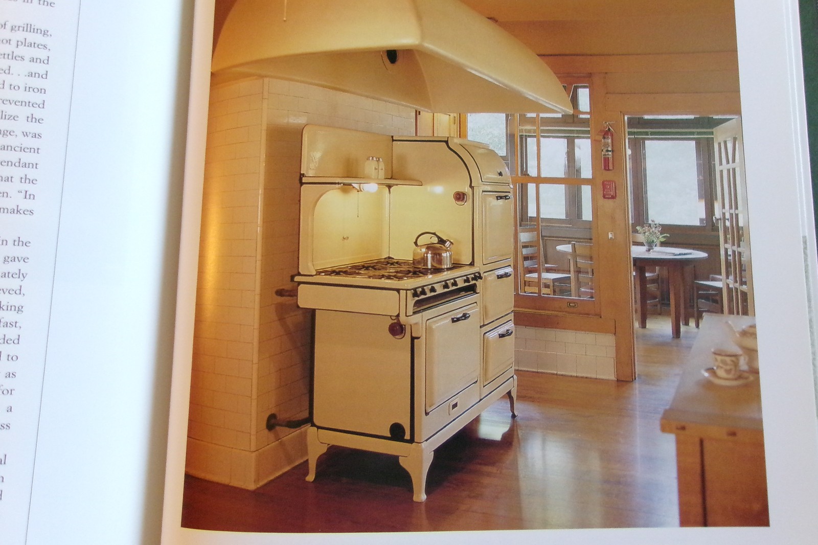 Arts & Crafts Lifestyle and Design by Wendy Hitchmough c. 2000 Hardcover