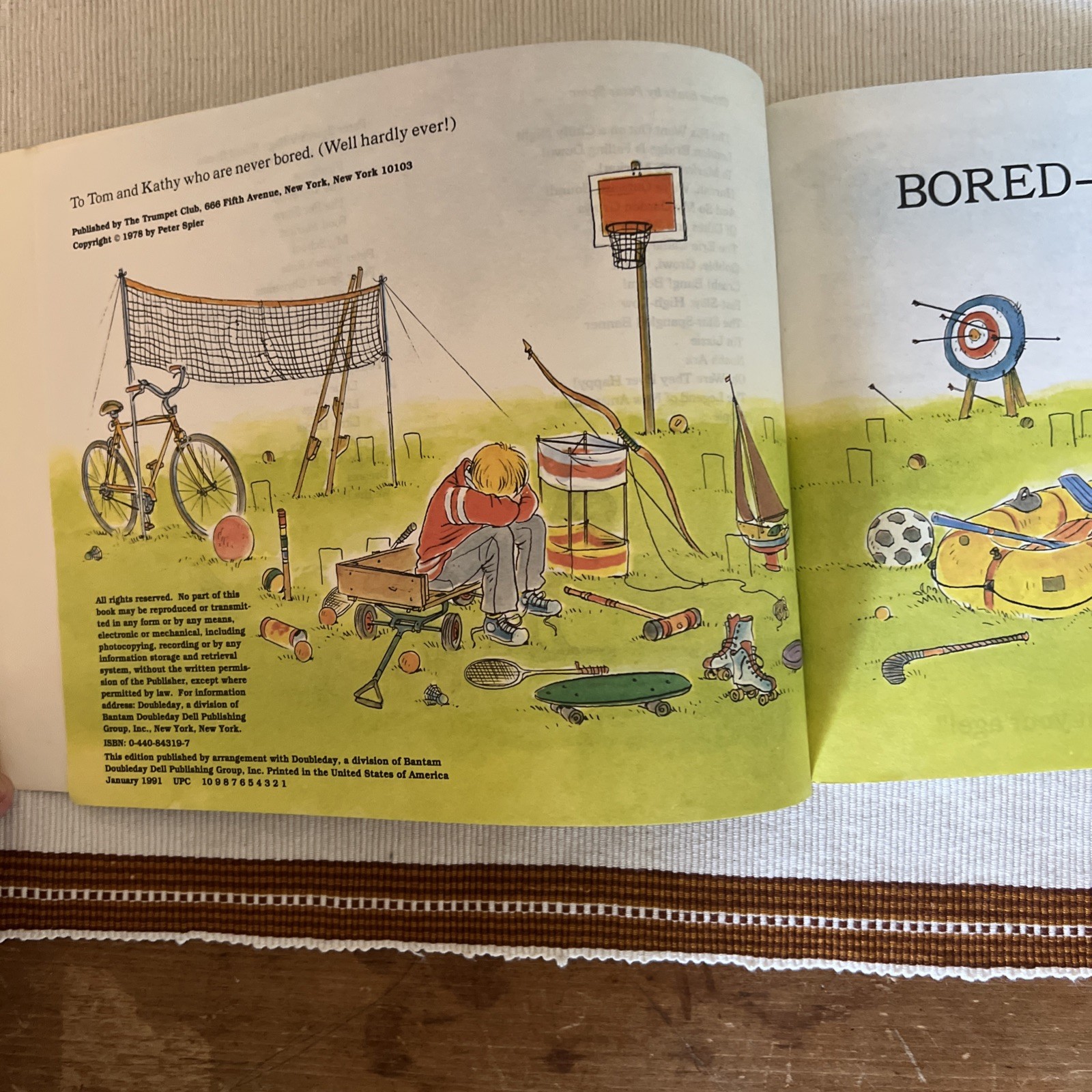 BORED–NOTHING TO DO! by Peter Spier PB ~ VGC Orig Pub 1978, This Ed 1991 10×8”