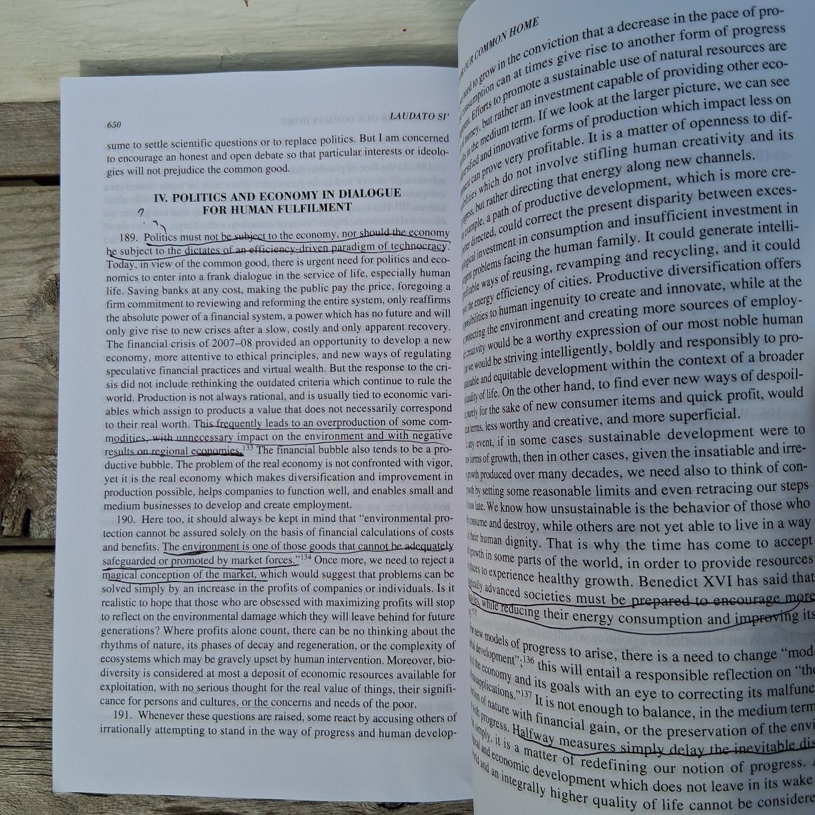 Catholic Social Thought: Encyclicals and Documents from Pope Leo XIII to Pope 3r