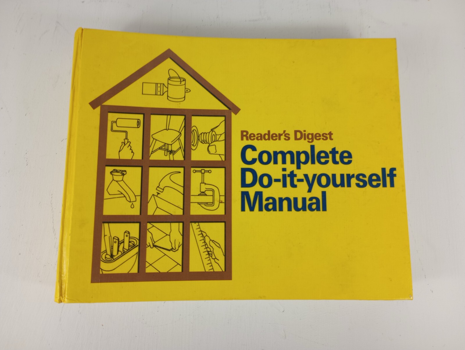 Reader’s Digest Complete Do It Yourself Manual 1973 Hardcover Book 600 Pages