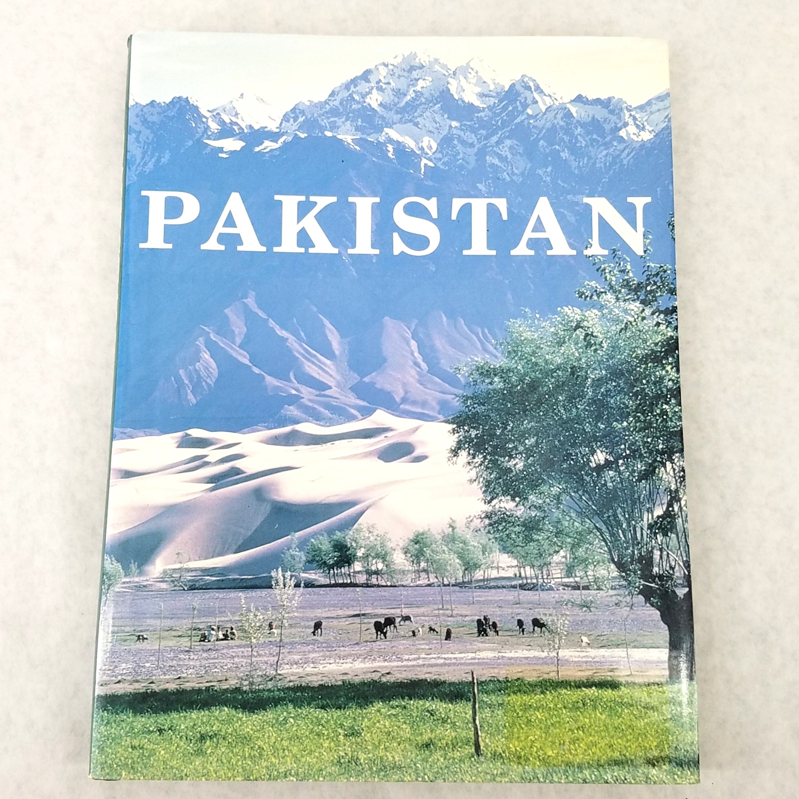 Pakistan – 1997 Colored Hardcover by Iraq Husain – NO MARKS!