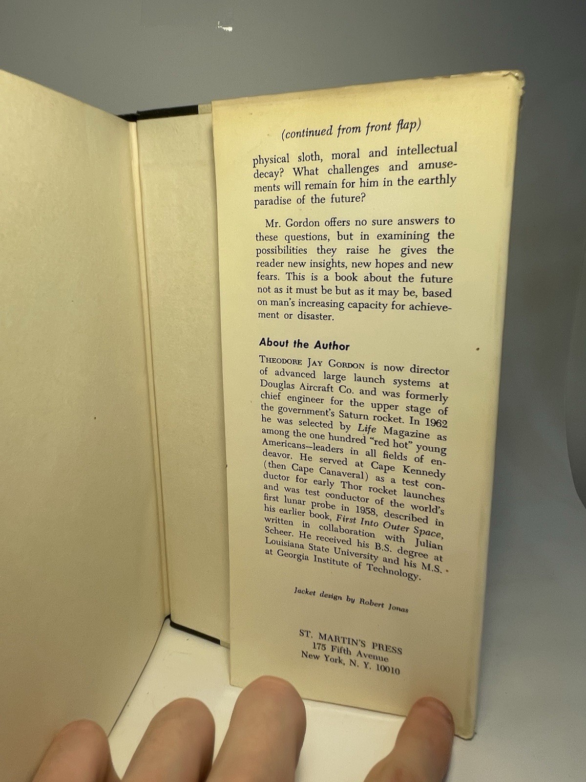 The Future by Theodore Gordon. 1965, St. Martin’s Press. Sociology, Technology