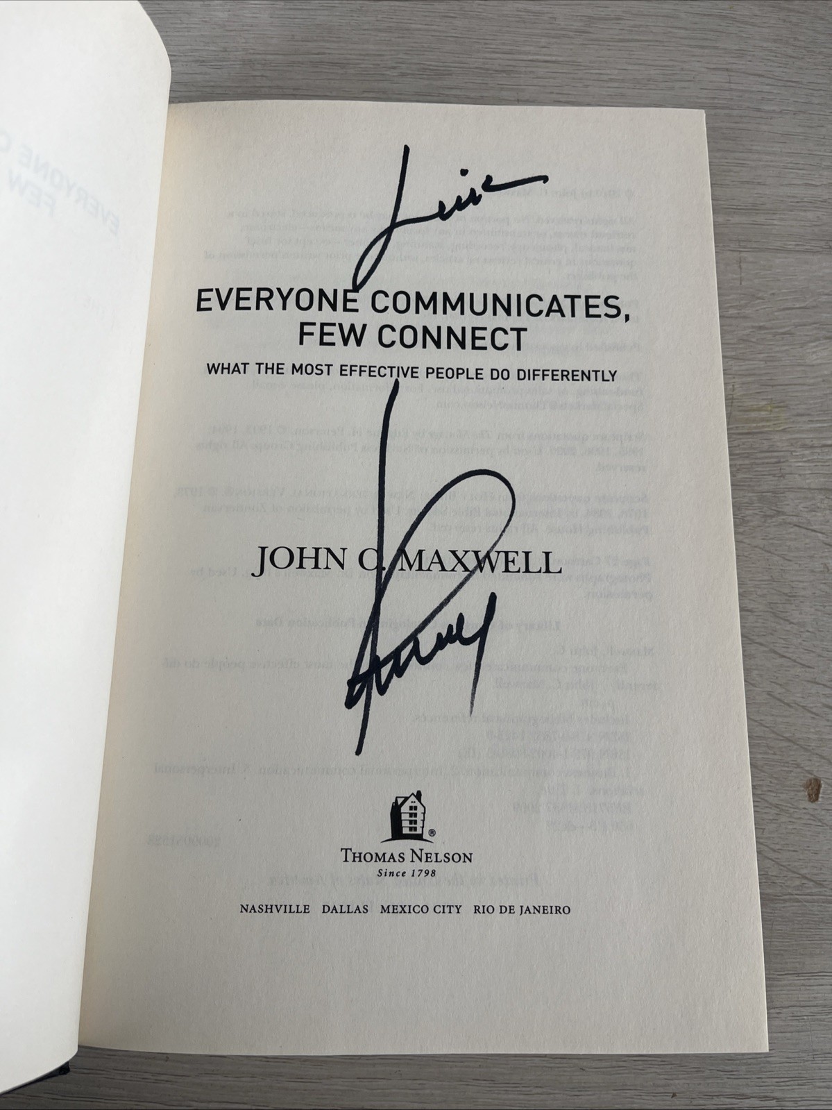 Everyone Communicates, Few Connect | John C. Maxwell | HC | 2010 | SIGNED