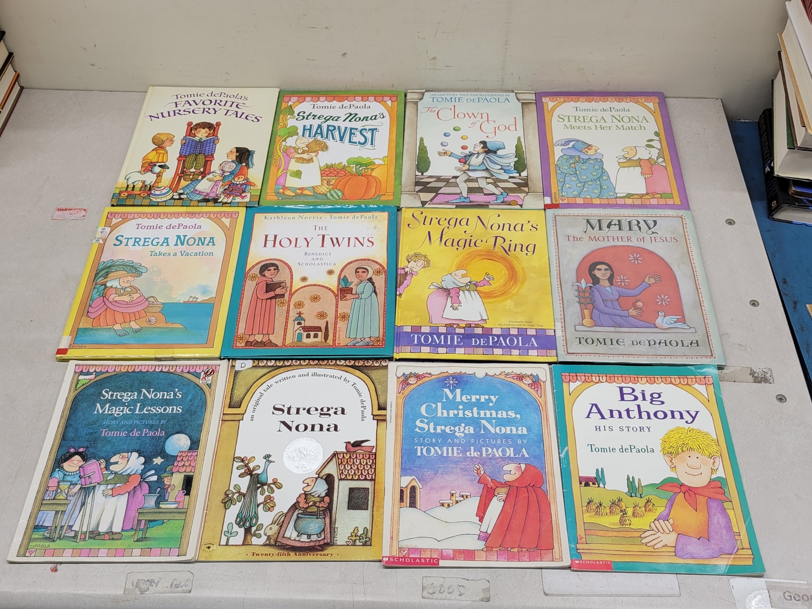 Lot of 10 Tomie dePaola Children’s Picture Paperback Books “Random/Unsorted”