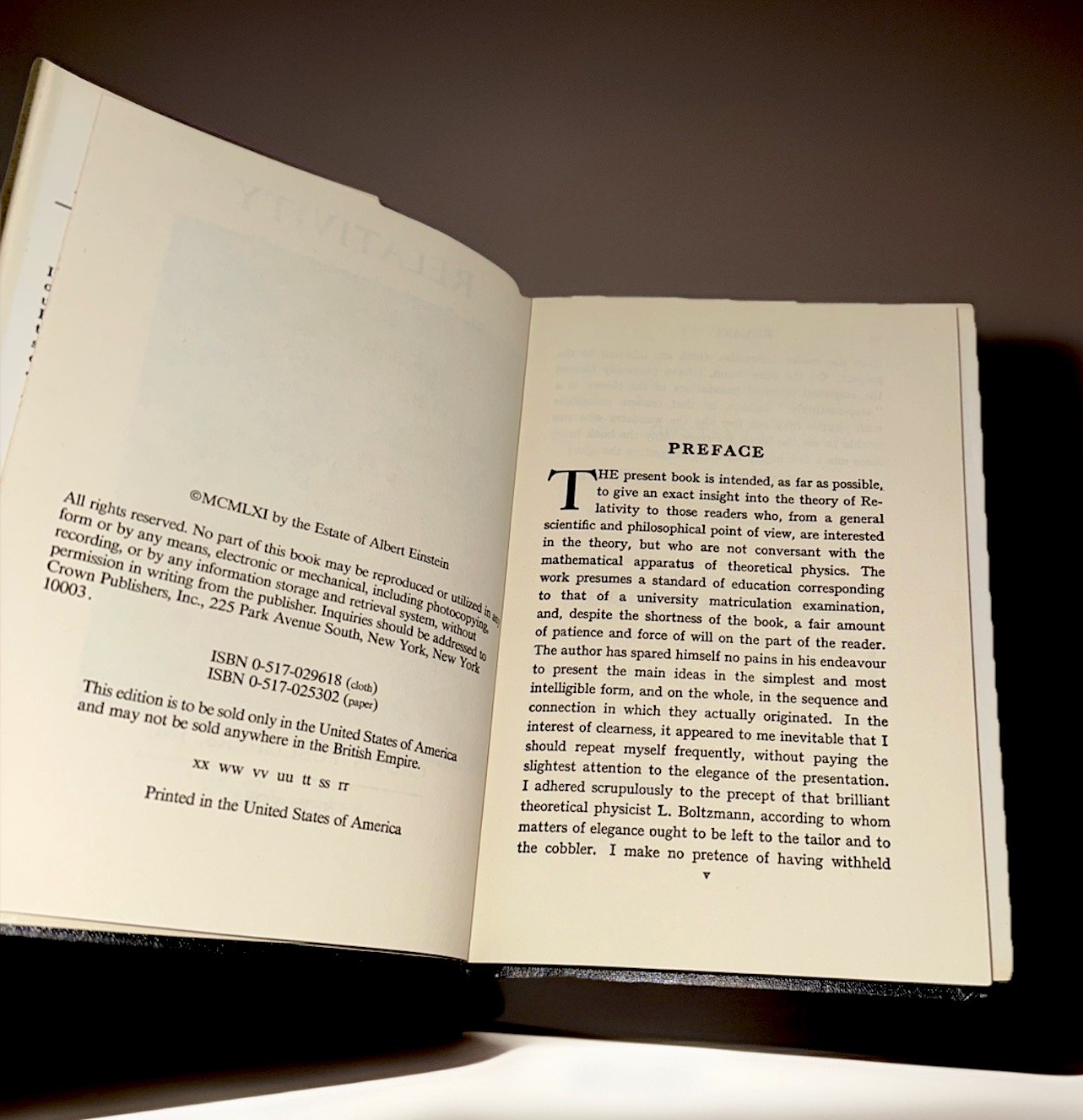 Einstein Relativity: The Special and General Theory (1961, Hardcover) – Crown