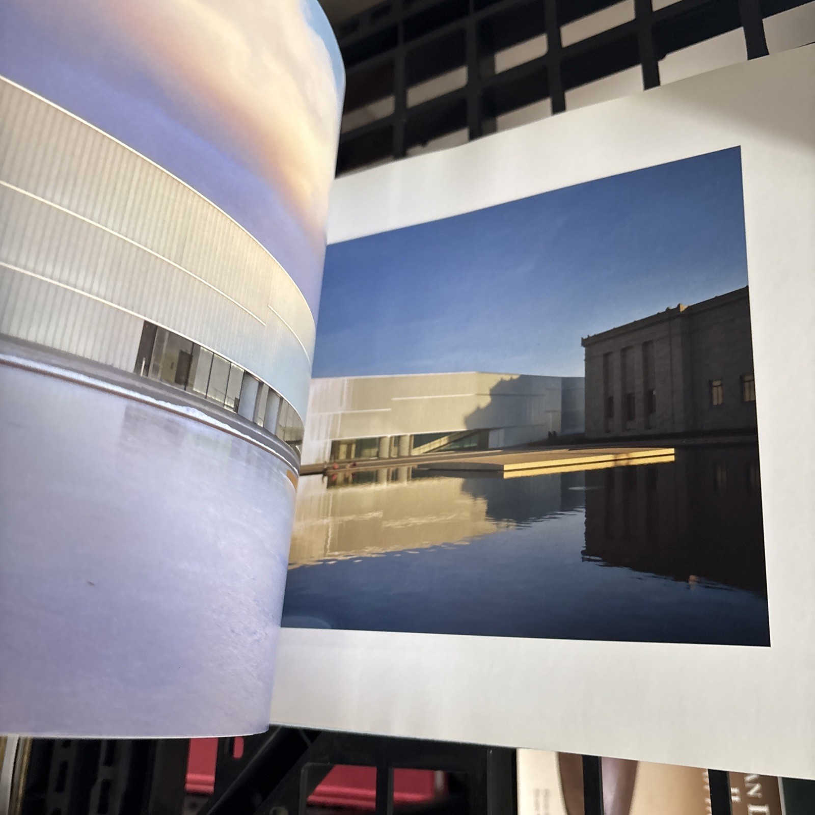 Stone & Feather: Steven Holl Architects / The Nelson-Atkins Museum Expansion