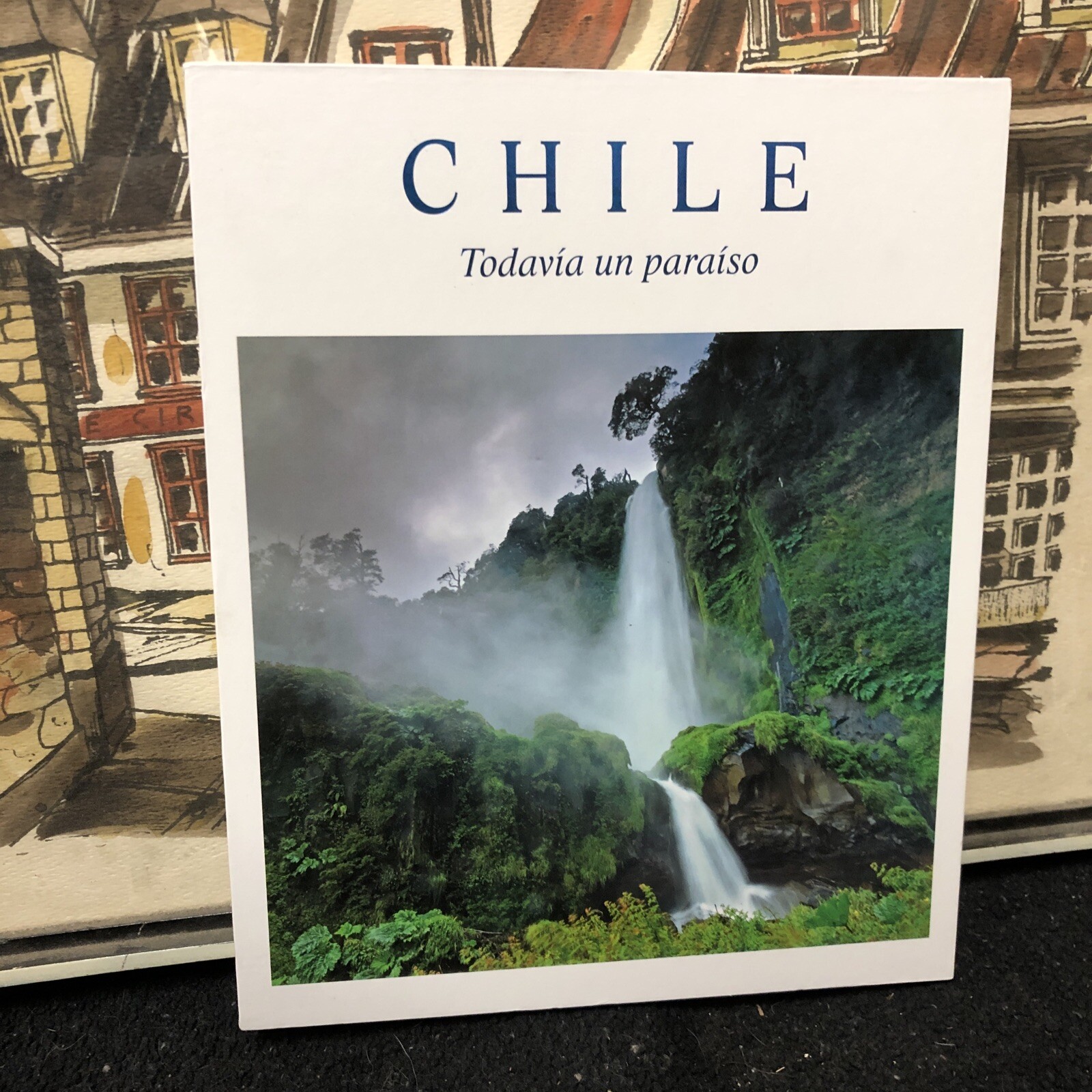 CHILE TODAVIA un pariso Spanish English Illustrated Hardcover Book w/ Slip Cover
