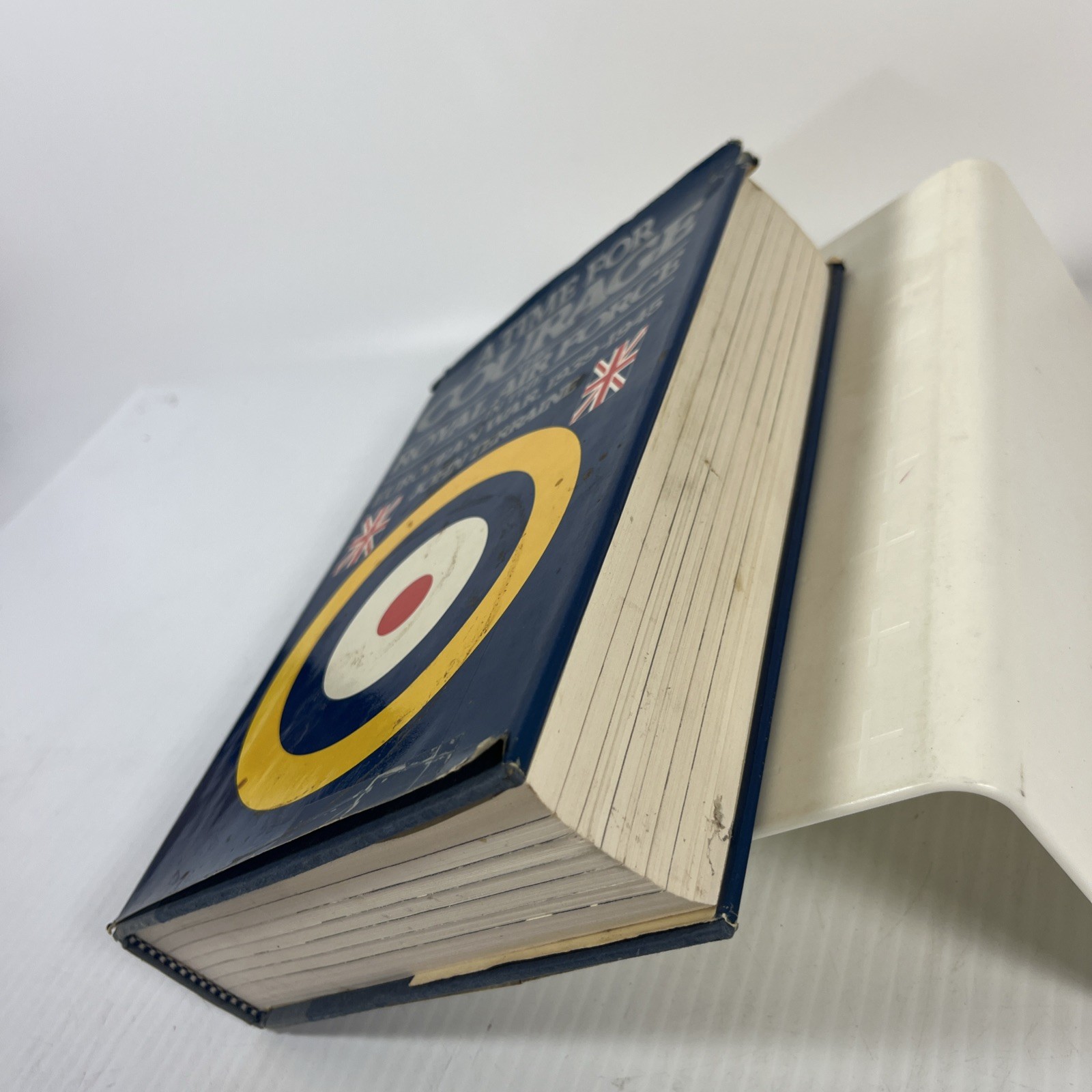 A Time For Courage Royal Air Force In The European War 1939-1945 John Terraine