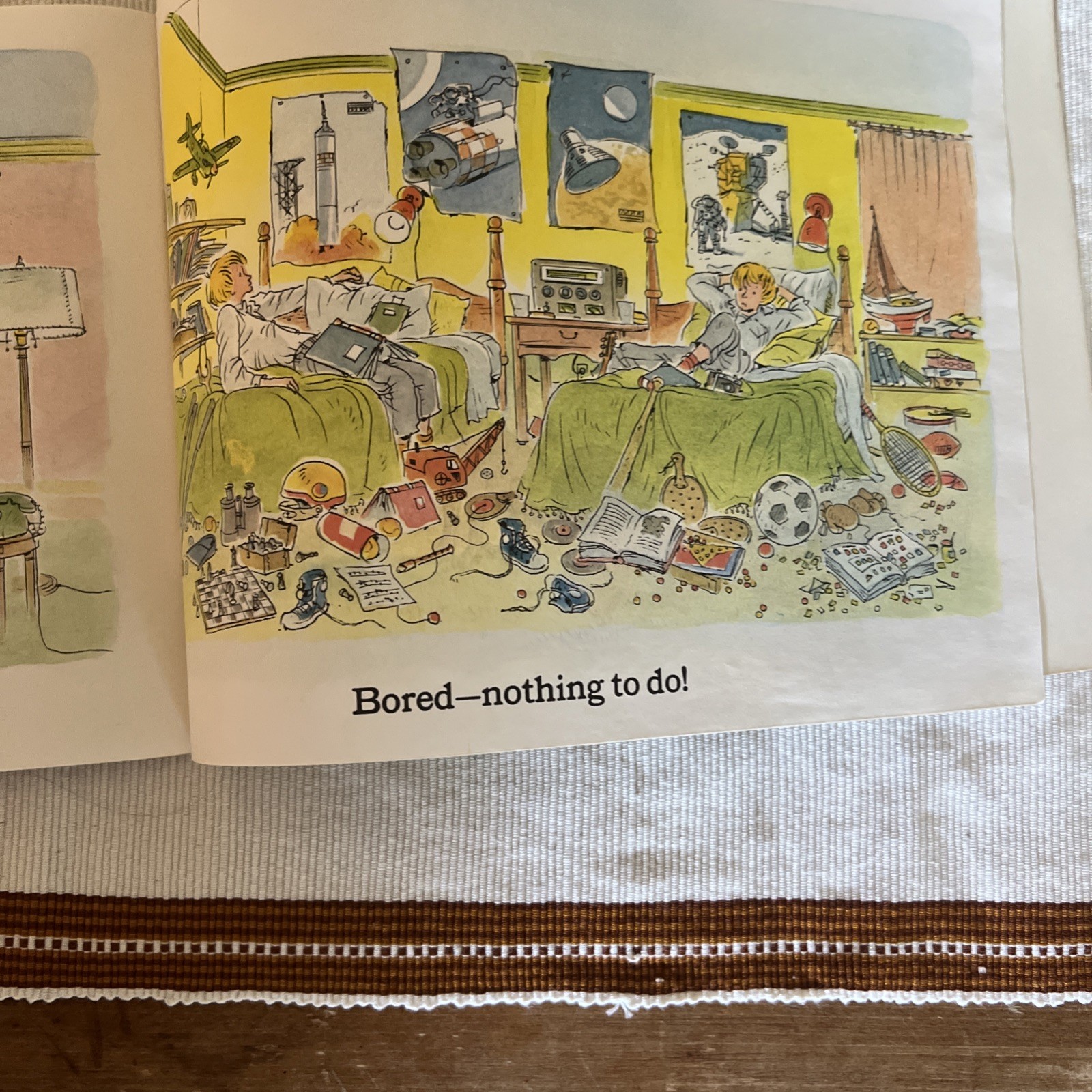 BORED–NOTHING TO DO! by Peter Spier PB ~ VGC Orig Pub 1978, This Ed 1991 10×8”
