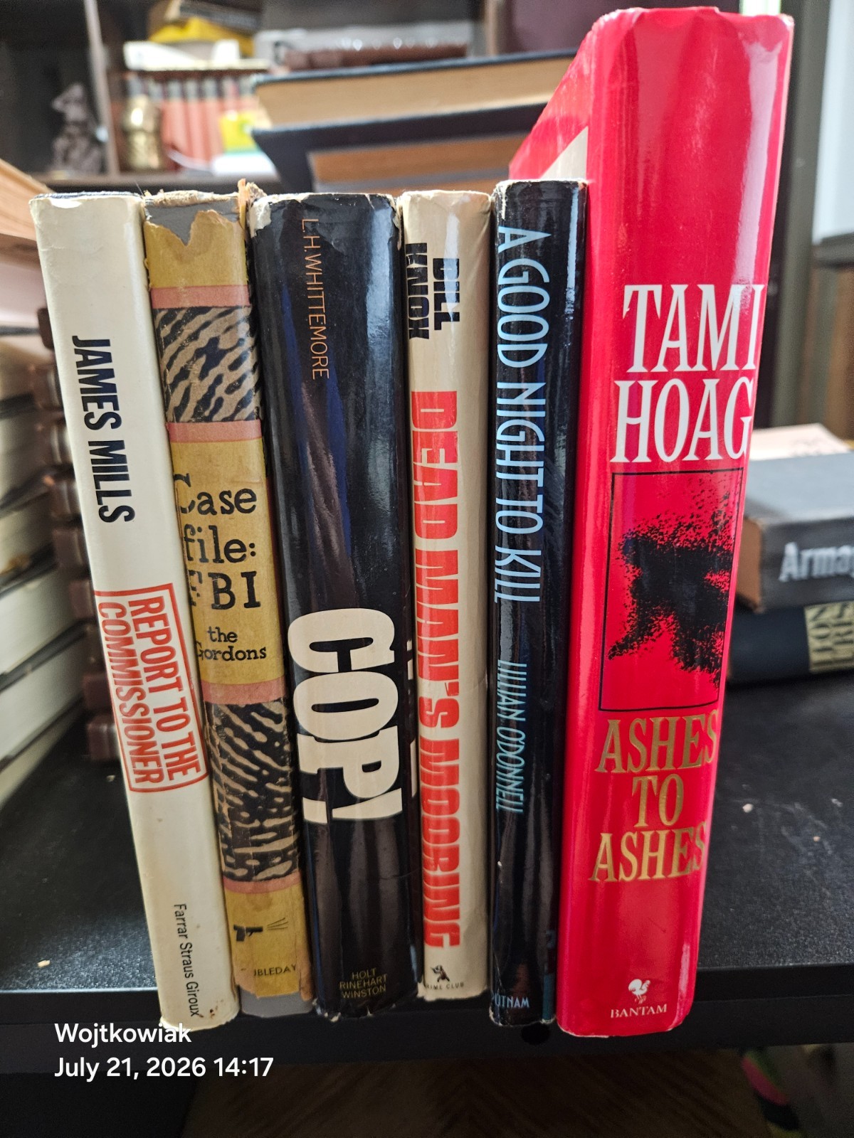 198# True Crime Police FBI Lot 6 Books Tami Hoag Whittemore 1953-1999