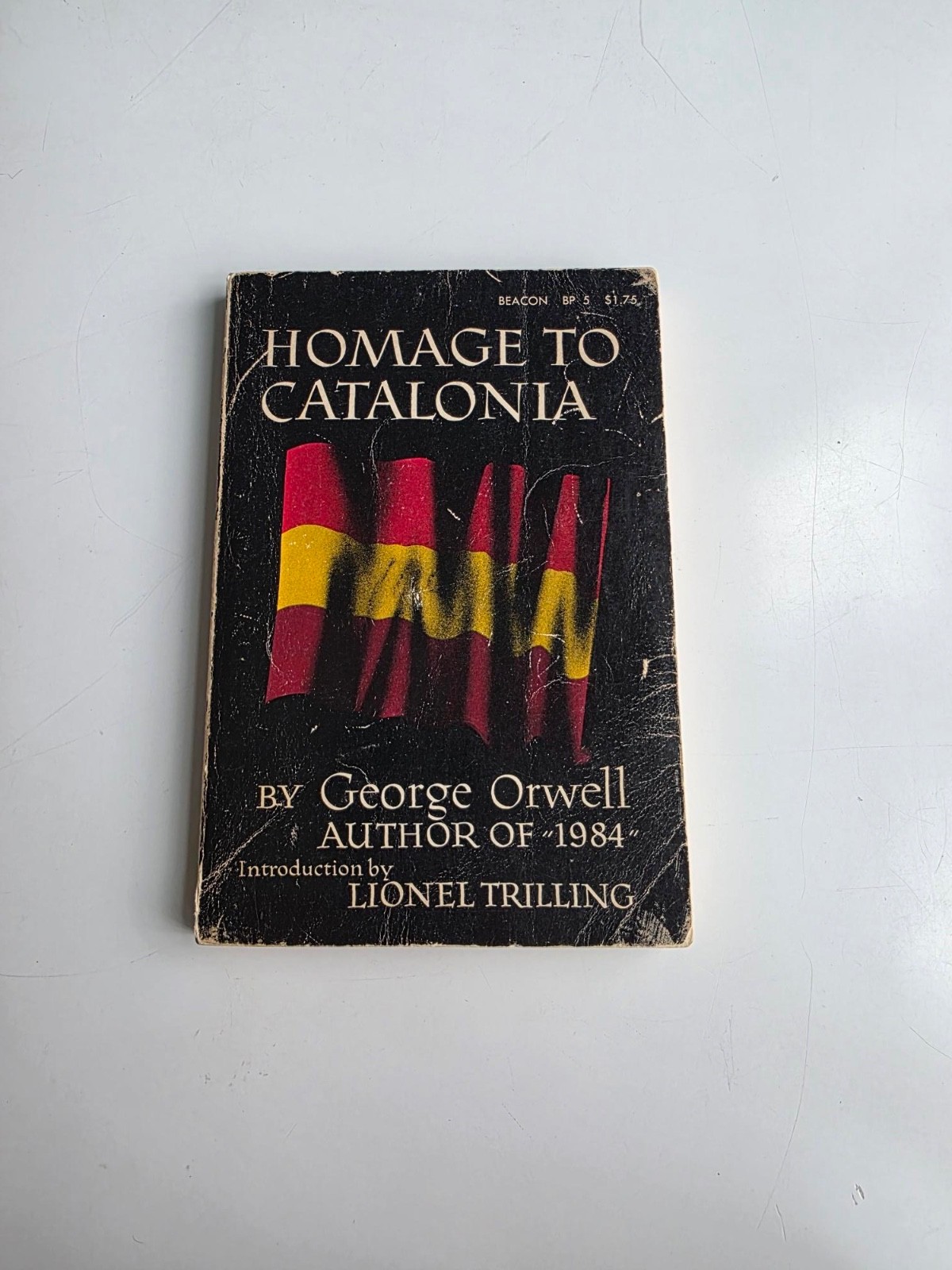 Contemporary and Classic Literature Paperbacks PICK 1: Bukowski, Carver, Orwell