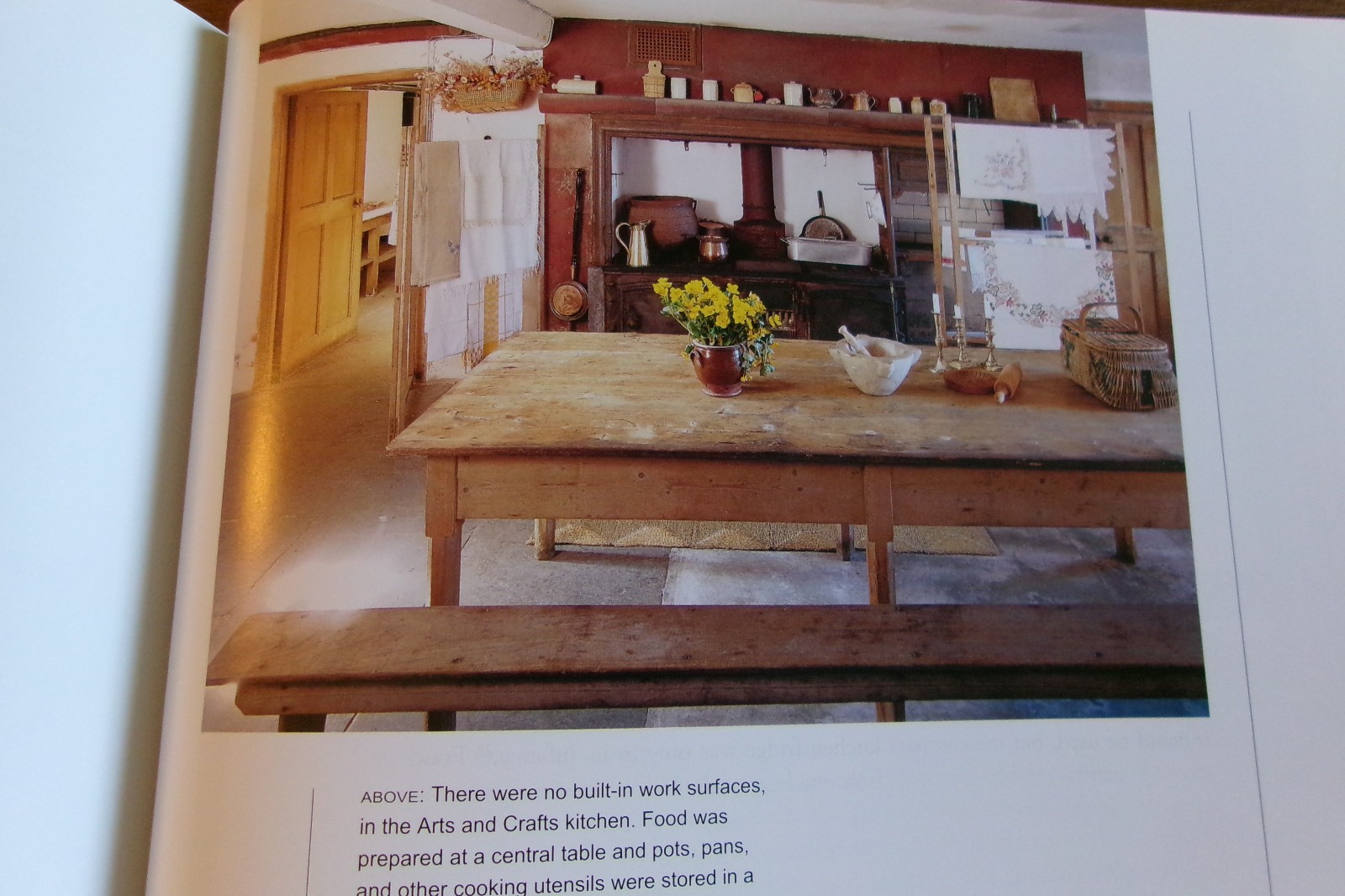 Arts & Crafts Lifestyle and Design by Wendy Hitchmough c. 2000 Hardcover