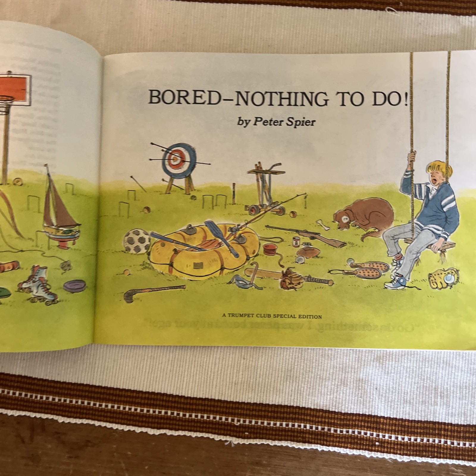 BORED–NOTHING TO DO! by Peter Spier PB ~ VGC Orig Pub 1978, This Ed 1991 10×8”