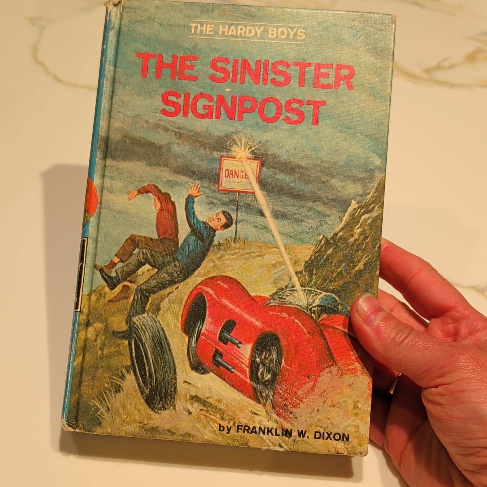 Hardy Boys The Sinister Signpost Franklin W Dixon HC Grosset & Dunlap 1968 Illus