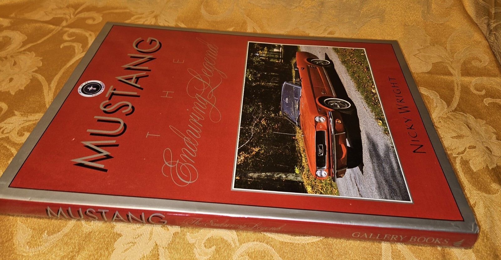 “MUSTANG THE ENDURING LEGEND” Hardcover By Wright Table Book 162 pages Lots PICS