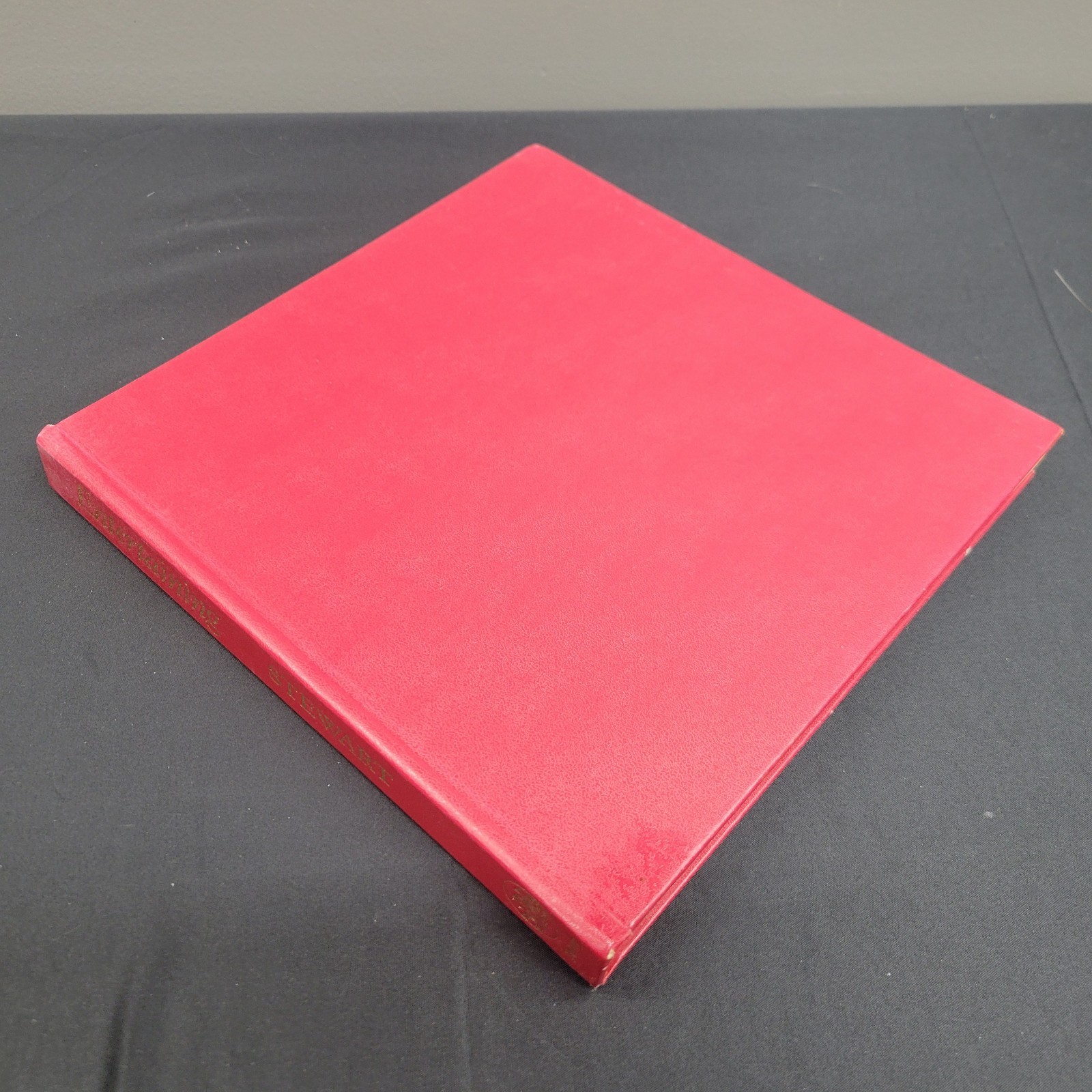 Entertaining by Martha Stewart Cookbook Hardcover Dust Jacket 1982 310 pages
