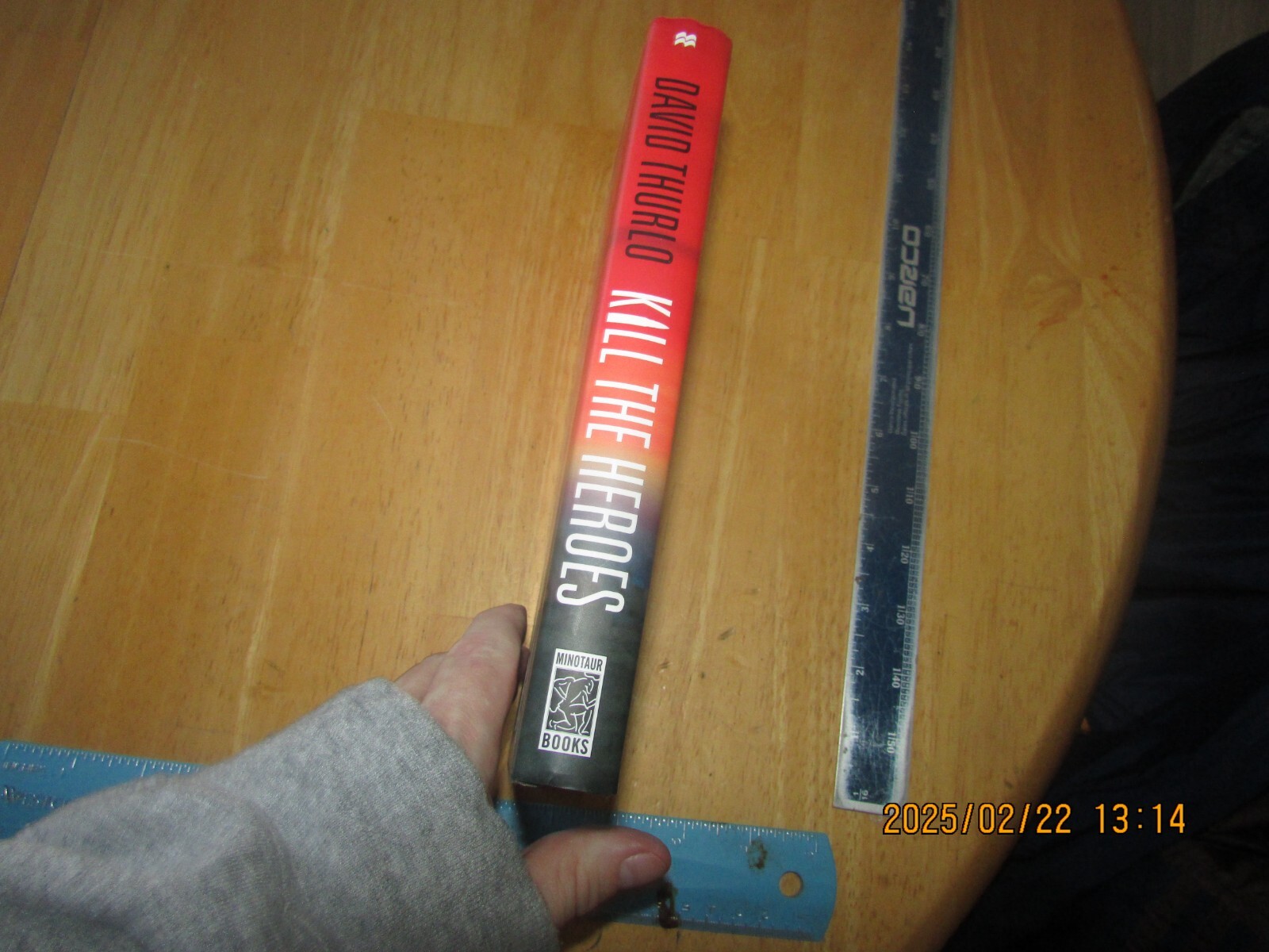 Kill the Heroes : A Charlie Henry Mystery by David Thurlo (2017, Hardcover)