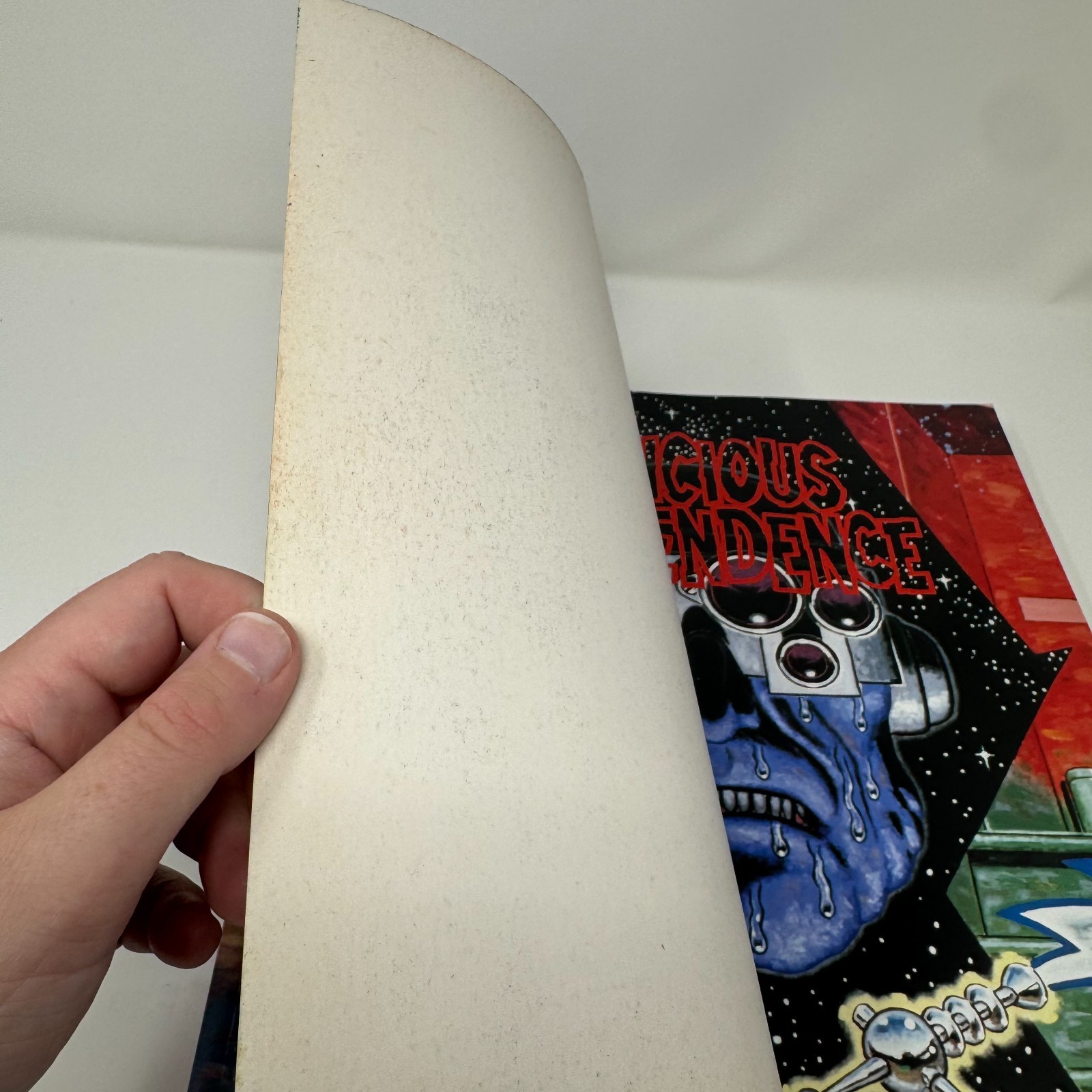 Malicious Resplendence: Paperback By Robt. Williams & Trading Card Set