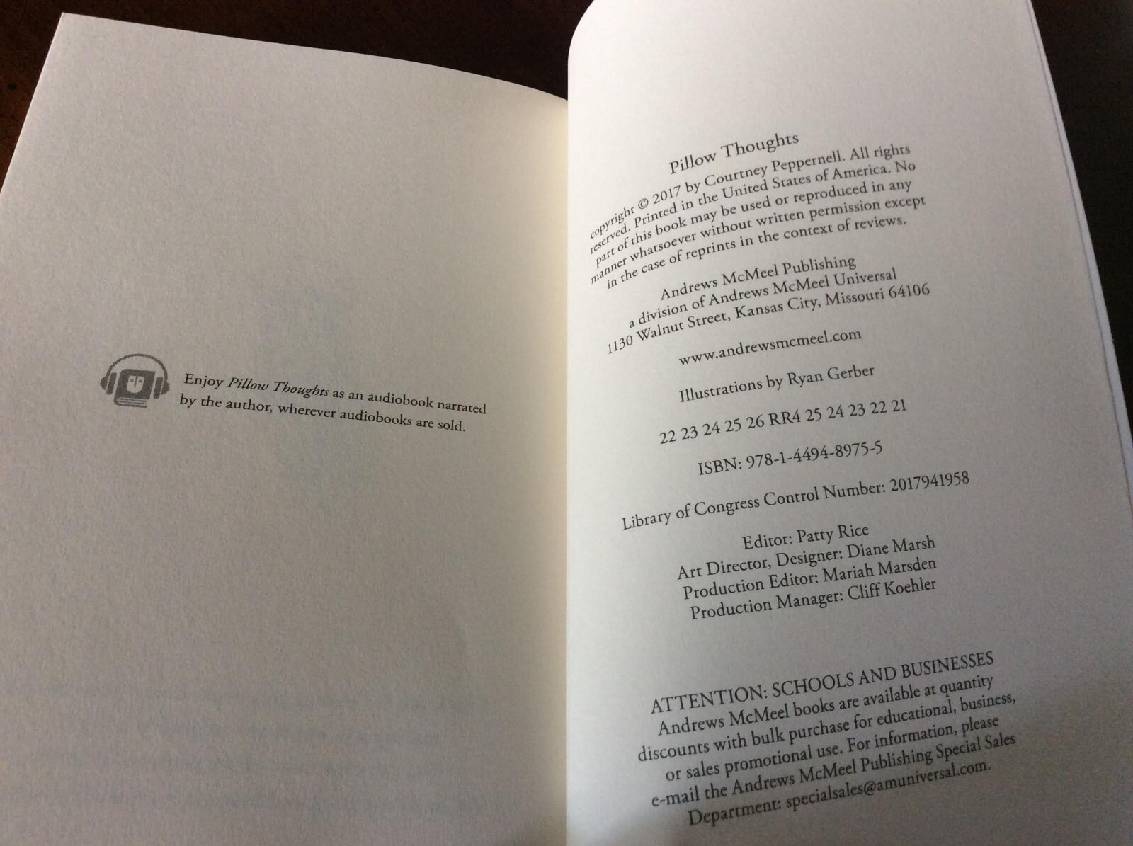 Pillow Thoughts : Peotry by Peppernell, Courtney 2017 Papperback LIKE NEW
