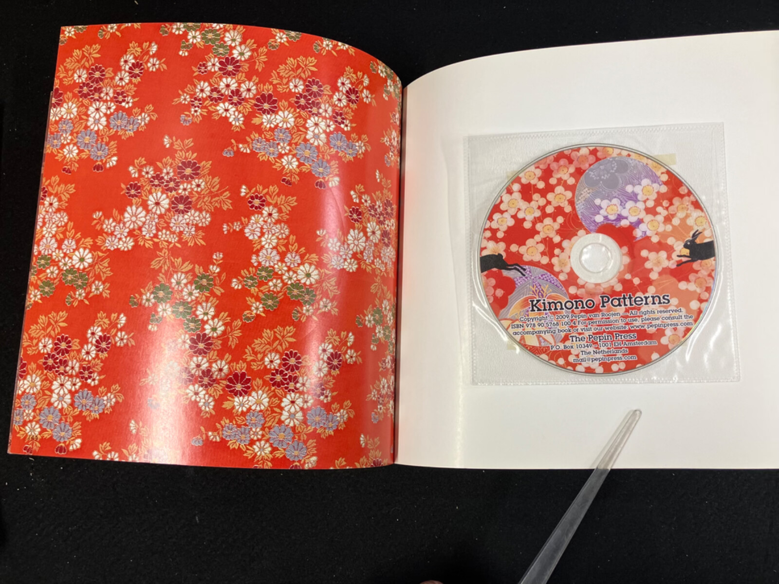 KIMONO PATTERNS BOOK WITH HIGH QUALITY IMAGES WITH CD, PEPIN PRESS, 2009