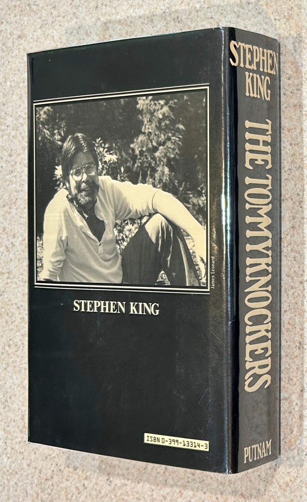 Stephen KING — Tommyknockers (Horror) — 1987 1st Edition Hardcover Red Foil