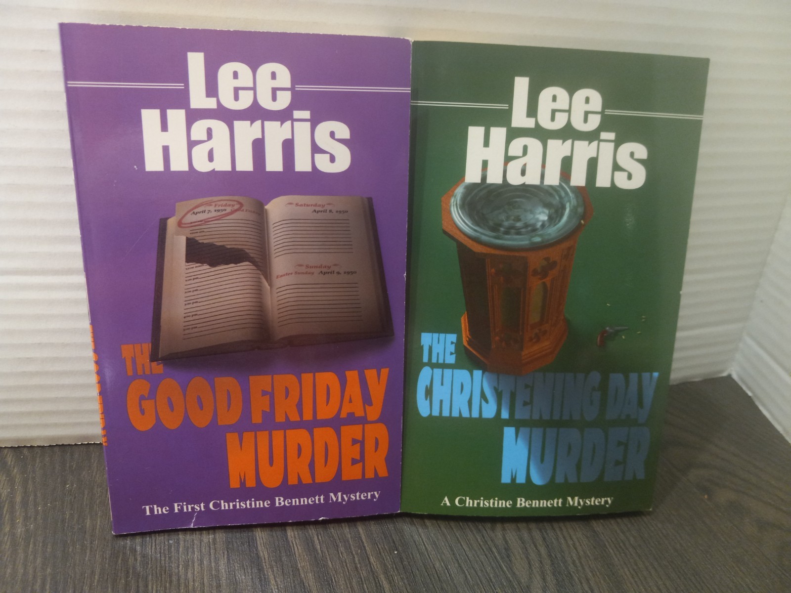 Christine Bennett Mysteries Lee Harris Lot Of 2 Paperback Books